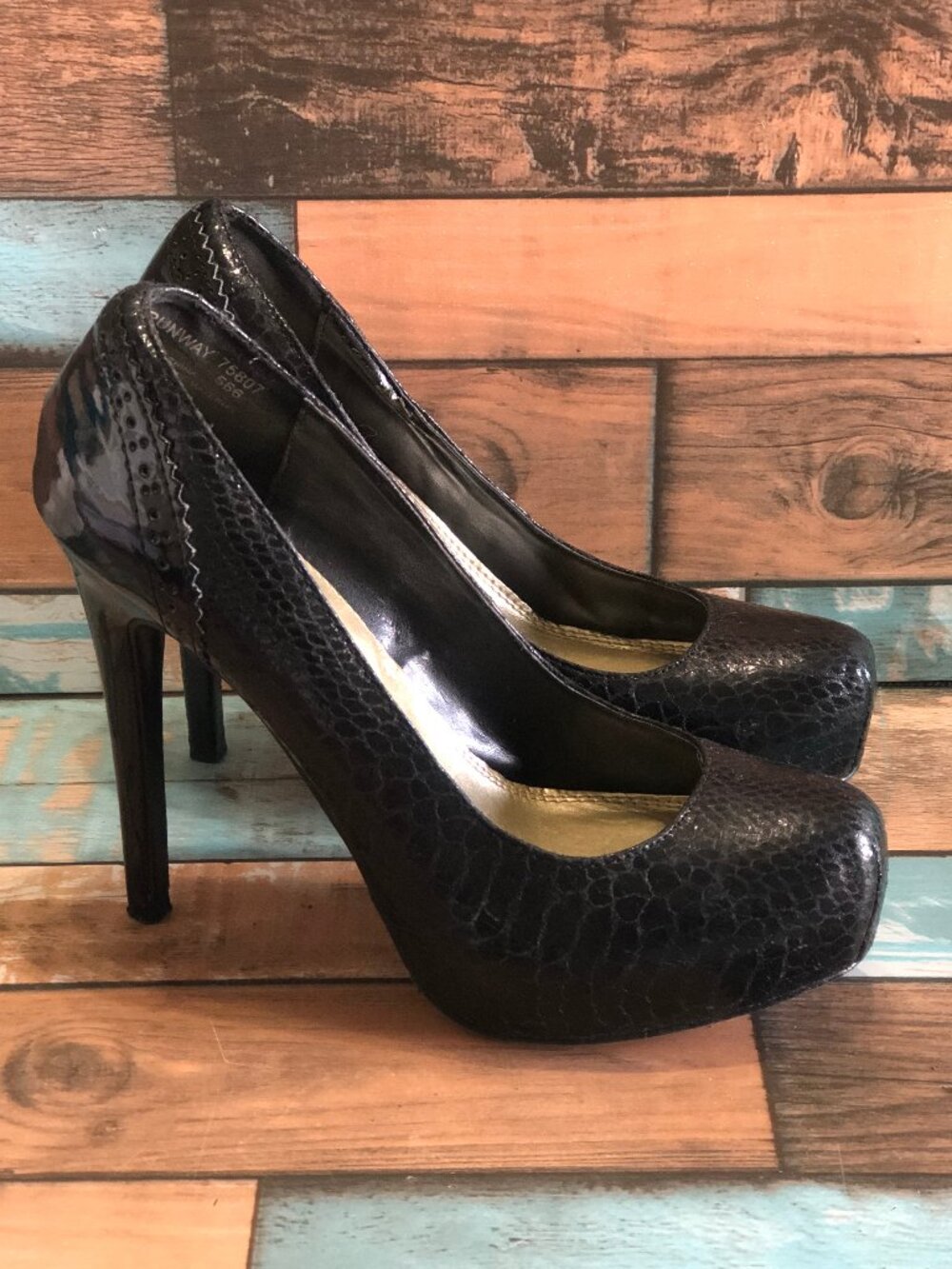 Kardashian Runway Stilettos Slip On Faux Black Leather Women's Size 8 M